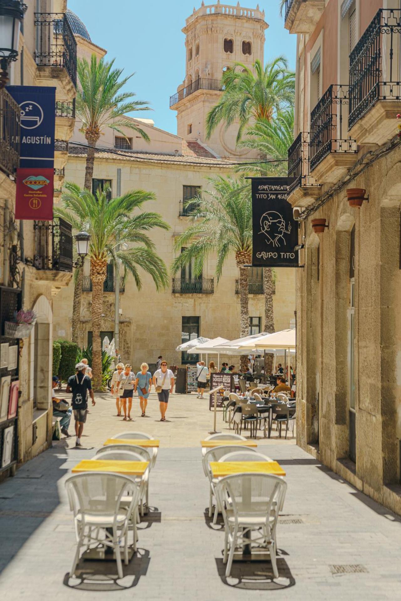 Apartment With Exceptional Charm In Historic Center Of Alicante Buitenkant foto