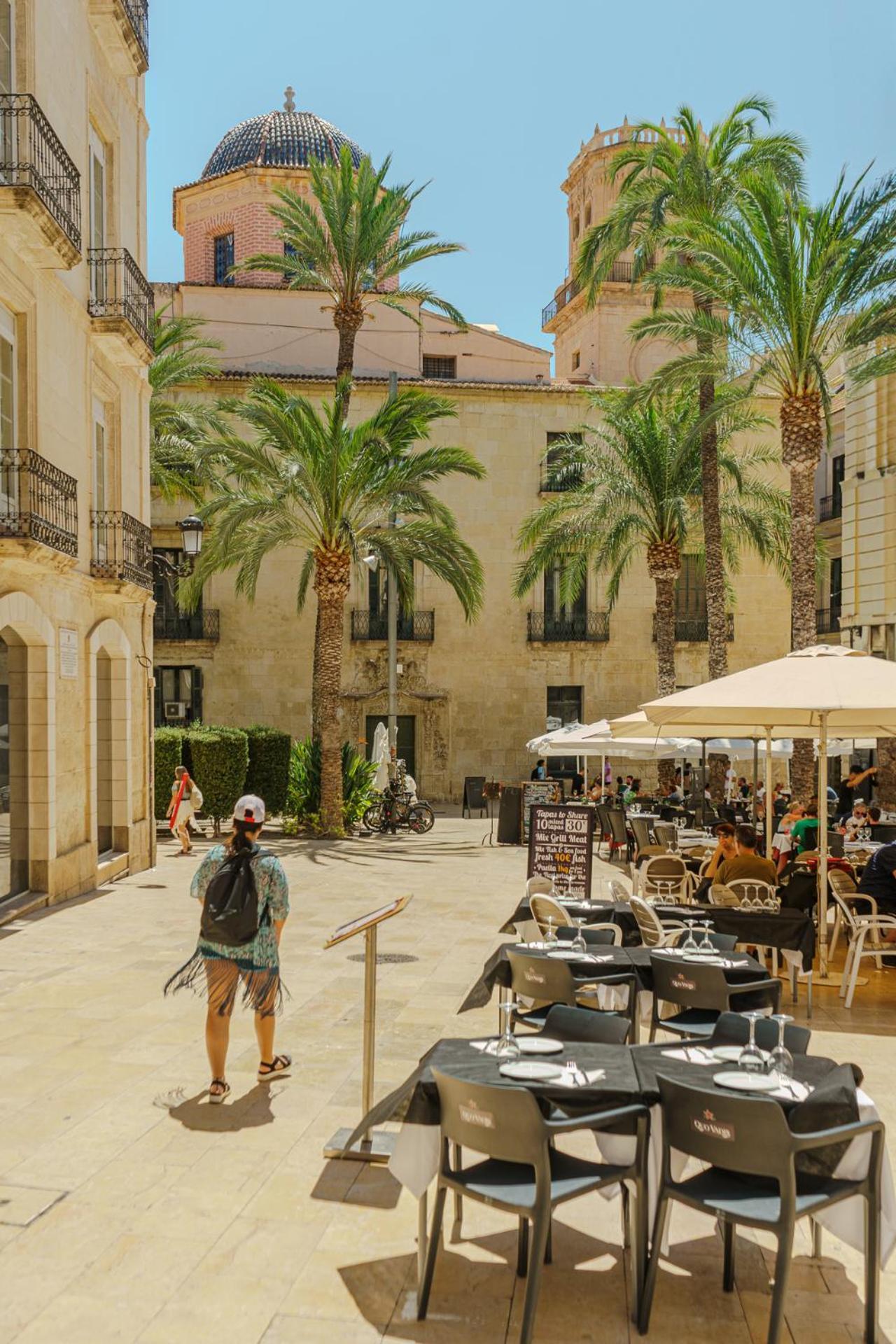 Apartment With Exceptional Charm In Historic Center Of Alicante Buitenkant foto